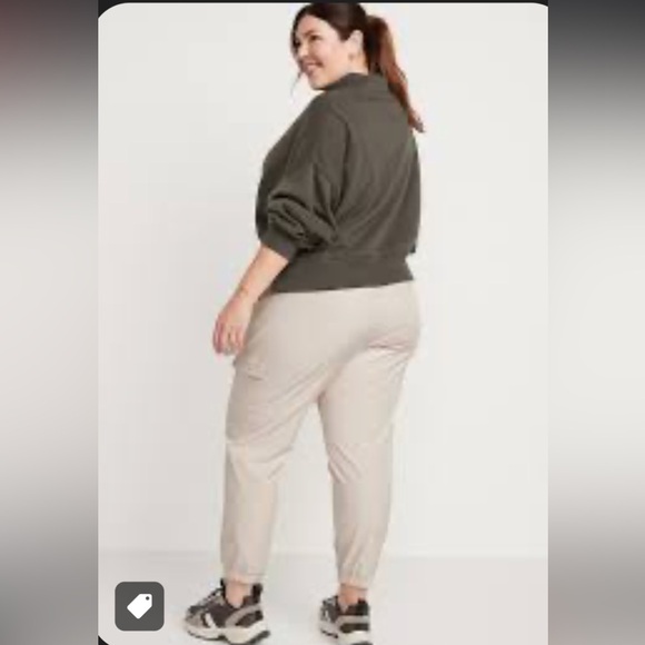 High-Waisted StretchTech Cargo Joggers - Picture 2 of 5